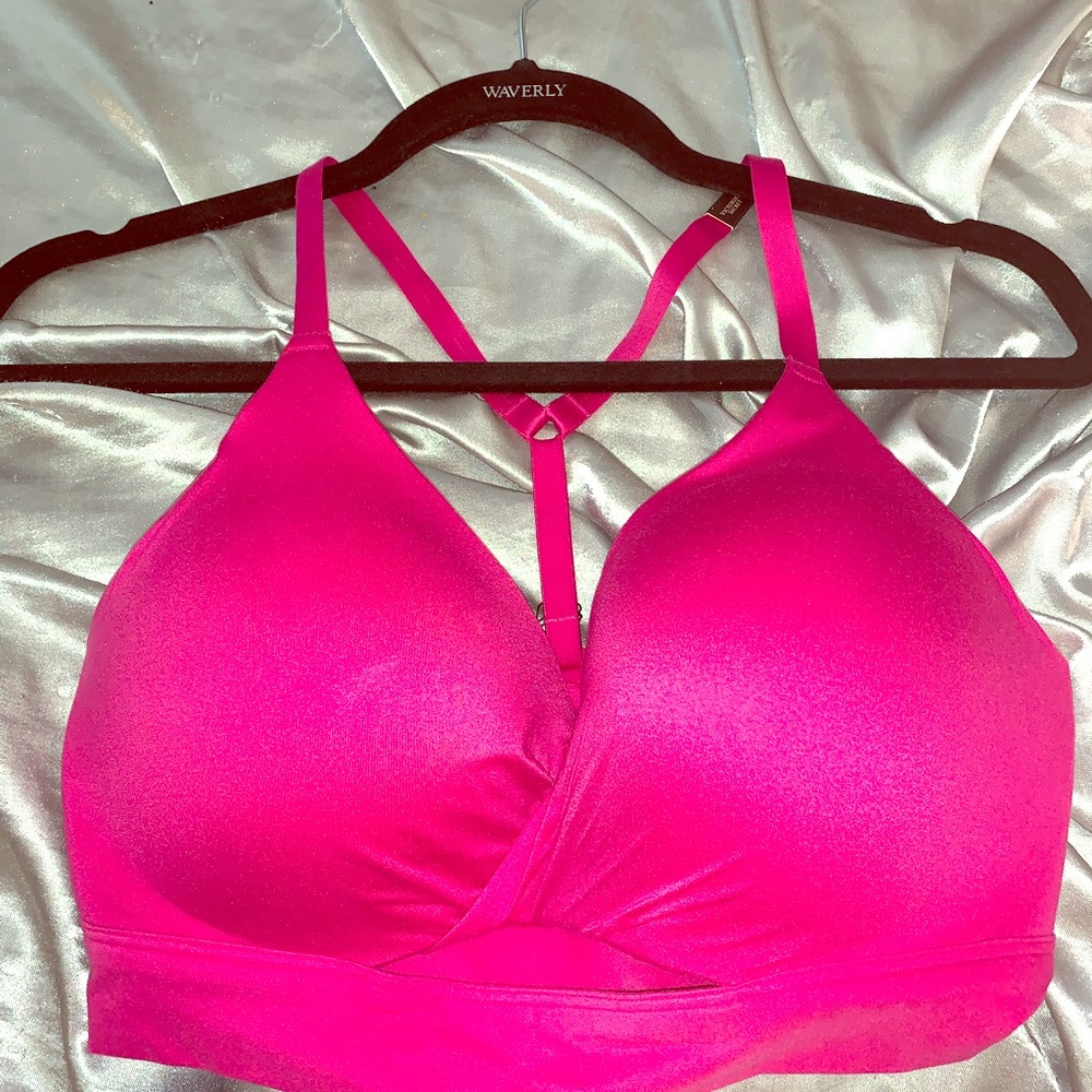 Victoria’s Secret Sports Bra Brand New Size Med